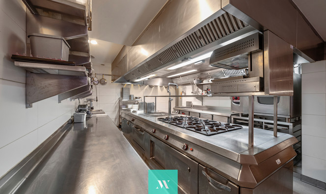 Gebouw voor gemengd gebruik te koop in Brugge