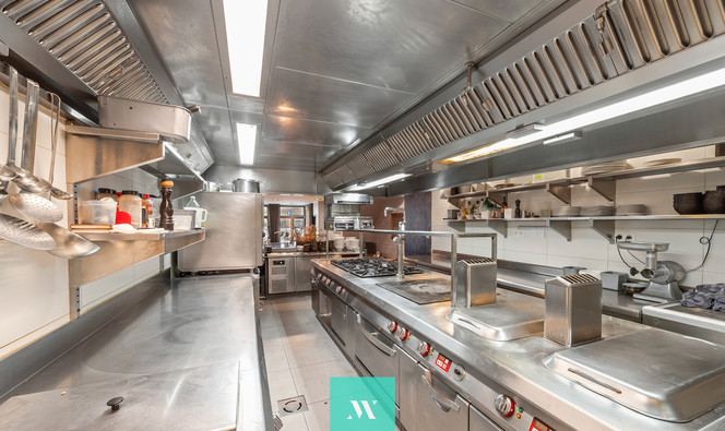 Gebouw voor gemengd gebruik te koop in Brugge