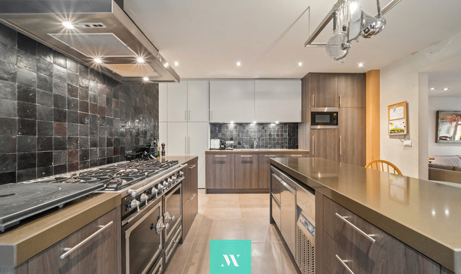 Gebouw voor gemengd gebruik te koop in Brugge