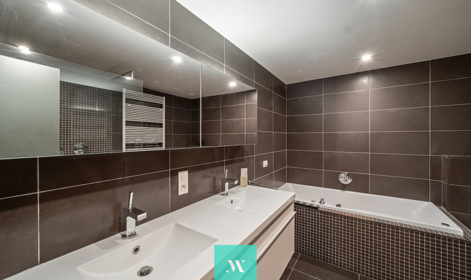 Gebouw voor gemengd gebruik te koop in Brugge