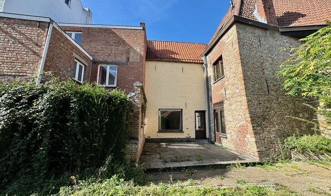 Gebouw voor gemengd gebruik te koop in Brugge