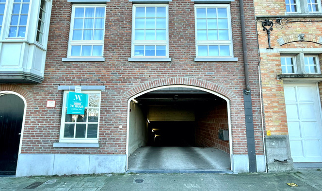 Gesloten garagebox te huur in Brugge